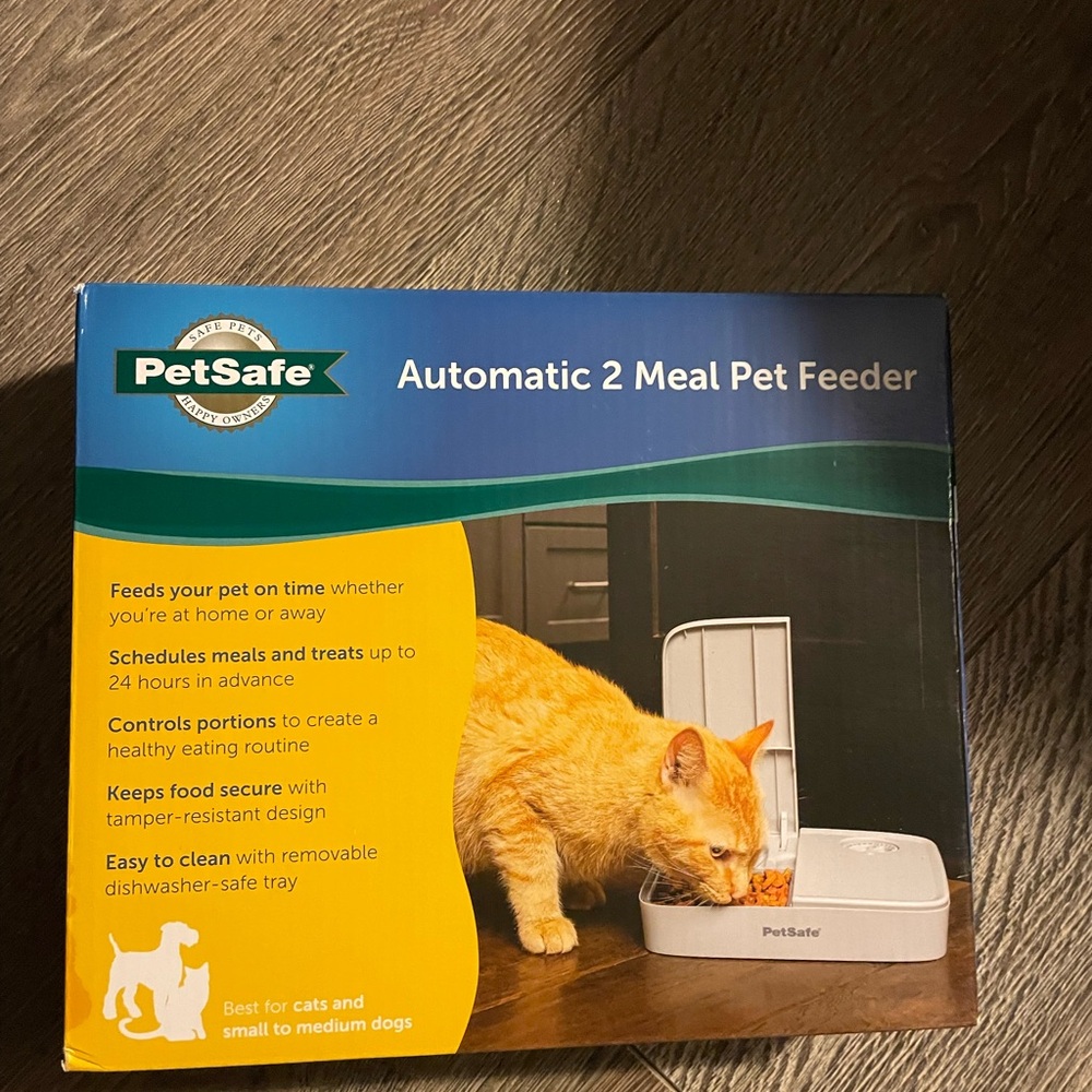PetSafe Dual Meal Feeder in White and Gray